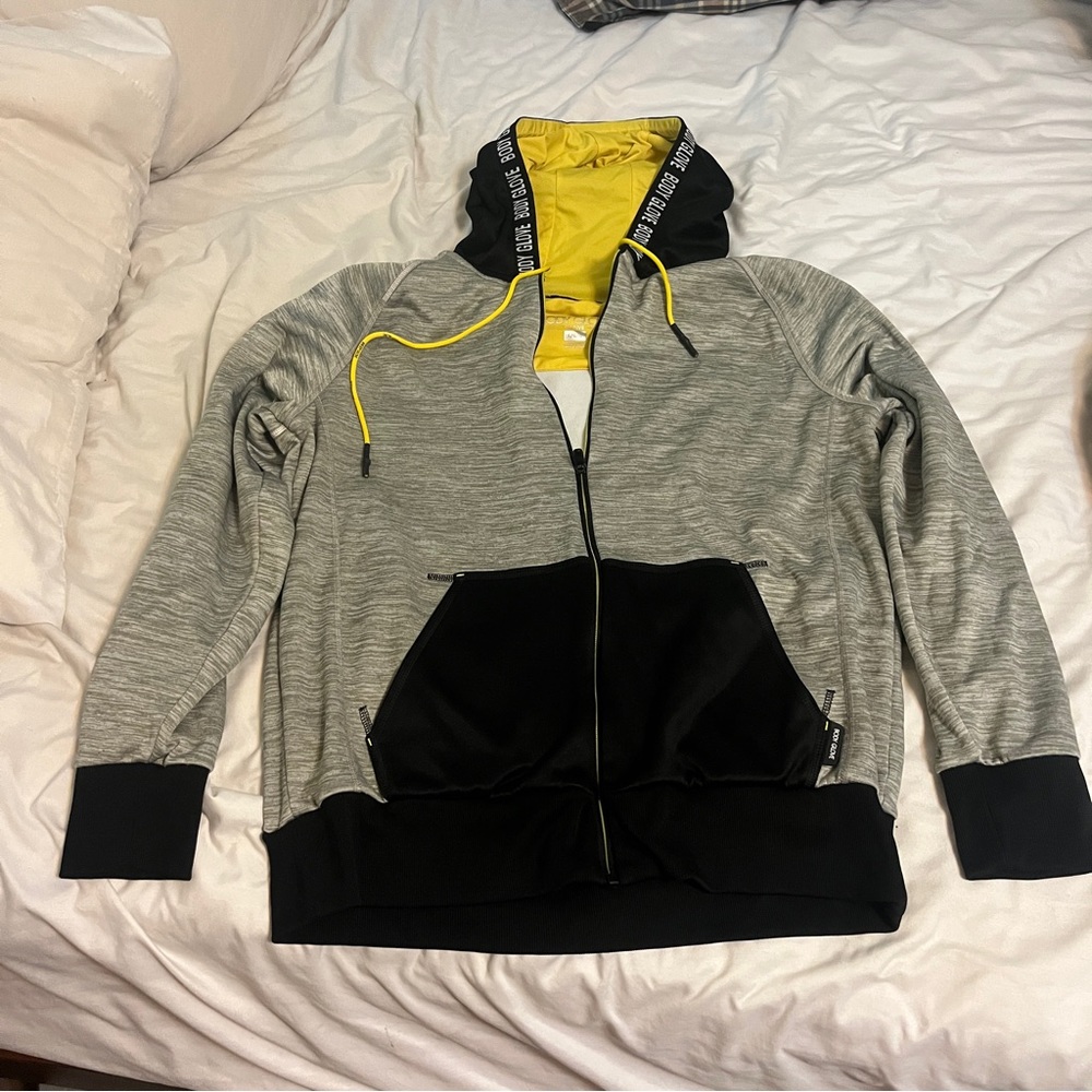 Men’s large zip up hoodie. Body glove.